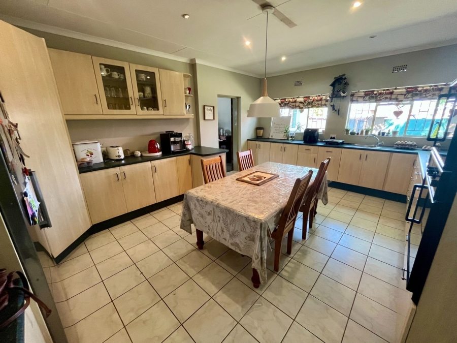 4 Bedroom Property for Sale in Flamwood North West